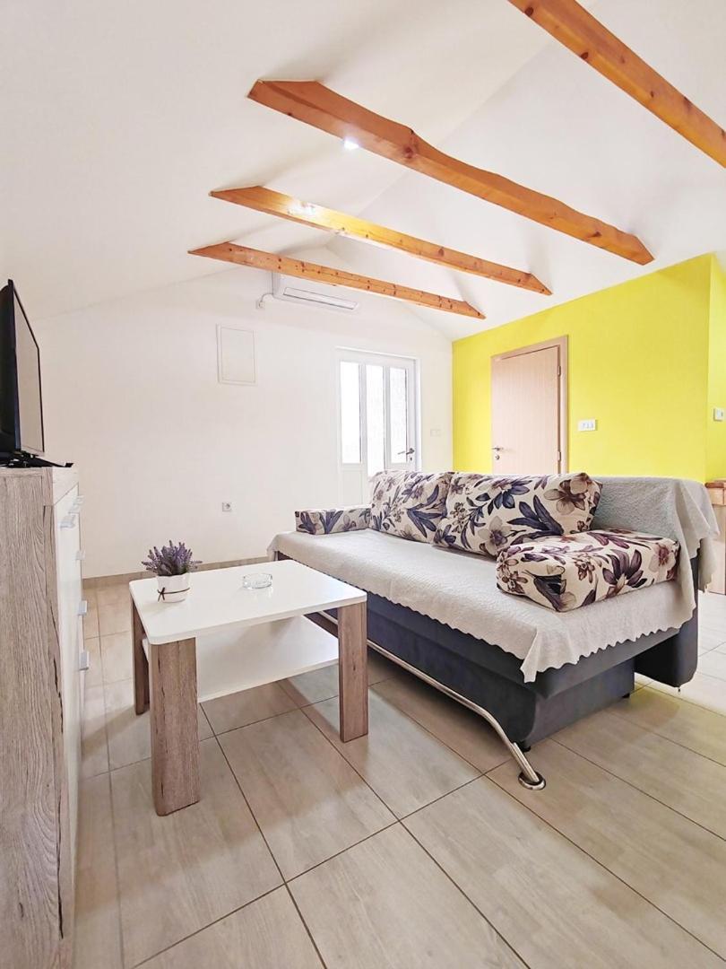 Pengo Apartment *